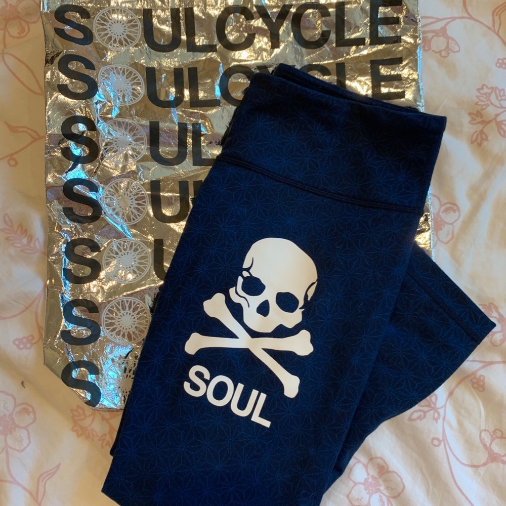 Lululemon X Soul Cycle Skull Wunder Under Crop